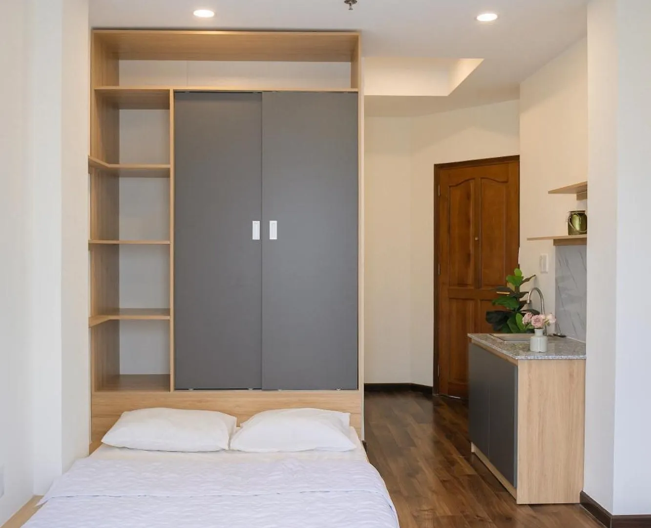 Le House - 1A Btw Airport And D1 Center, Fast Wifi And Check-In 24-7 Apartment Ho Chi Minh City 0*,  Vietnam