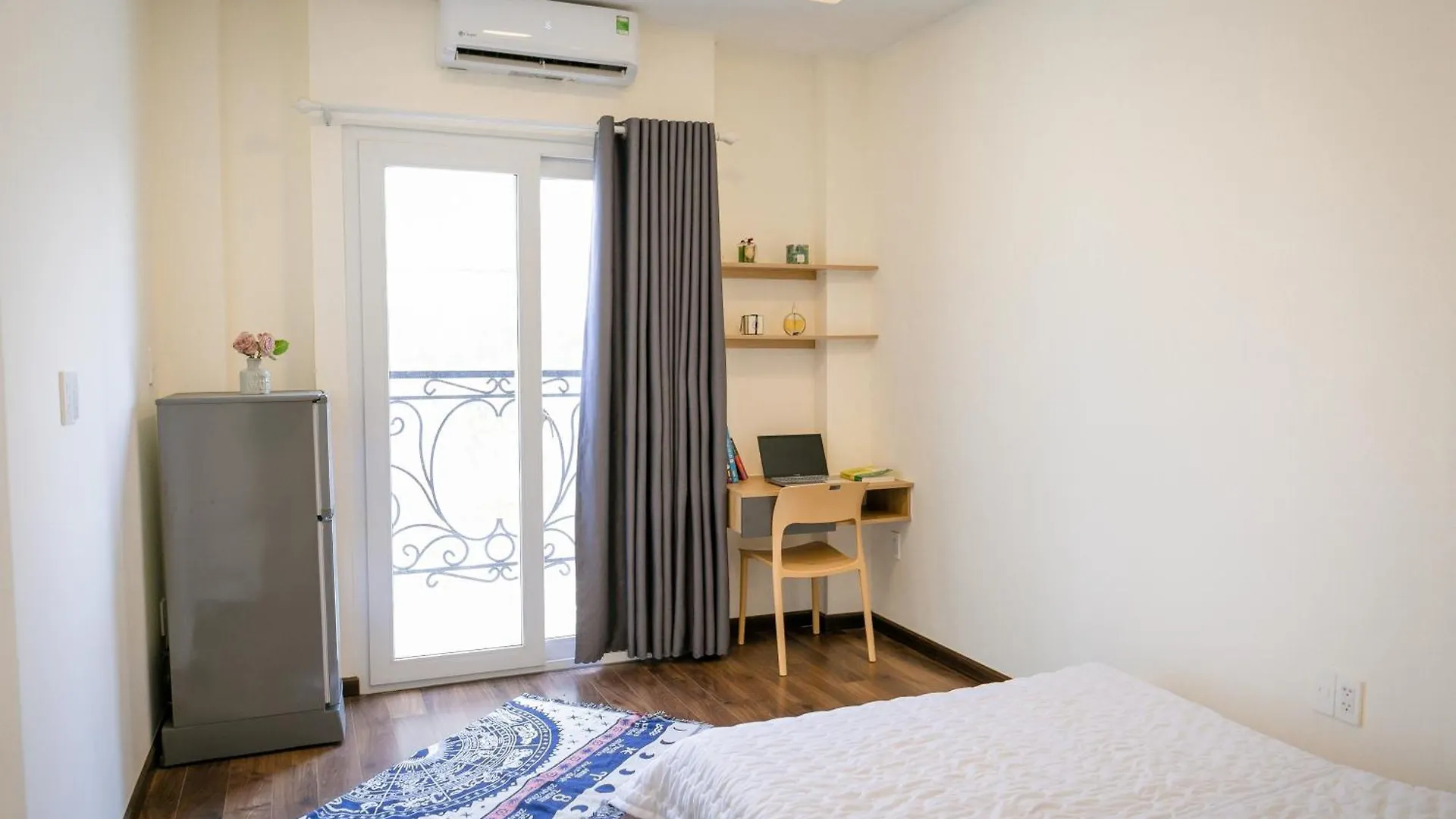Le House - 1A Btw Airport And D1 Center, Fast Wifi And Check-In 24-7 Apartment Ho Chi Minh City Vietnam