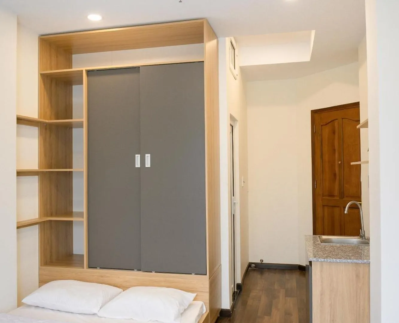 Le House - 1A Btw Airport And D1 Center, Fast Wifi And Check-In 24-7 Apartment Ho Chi Minh City