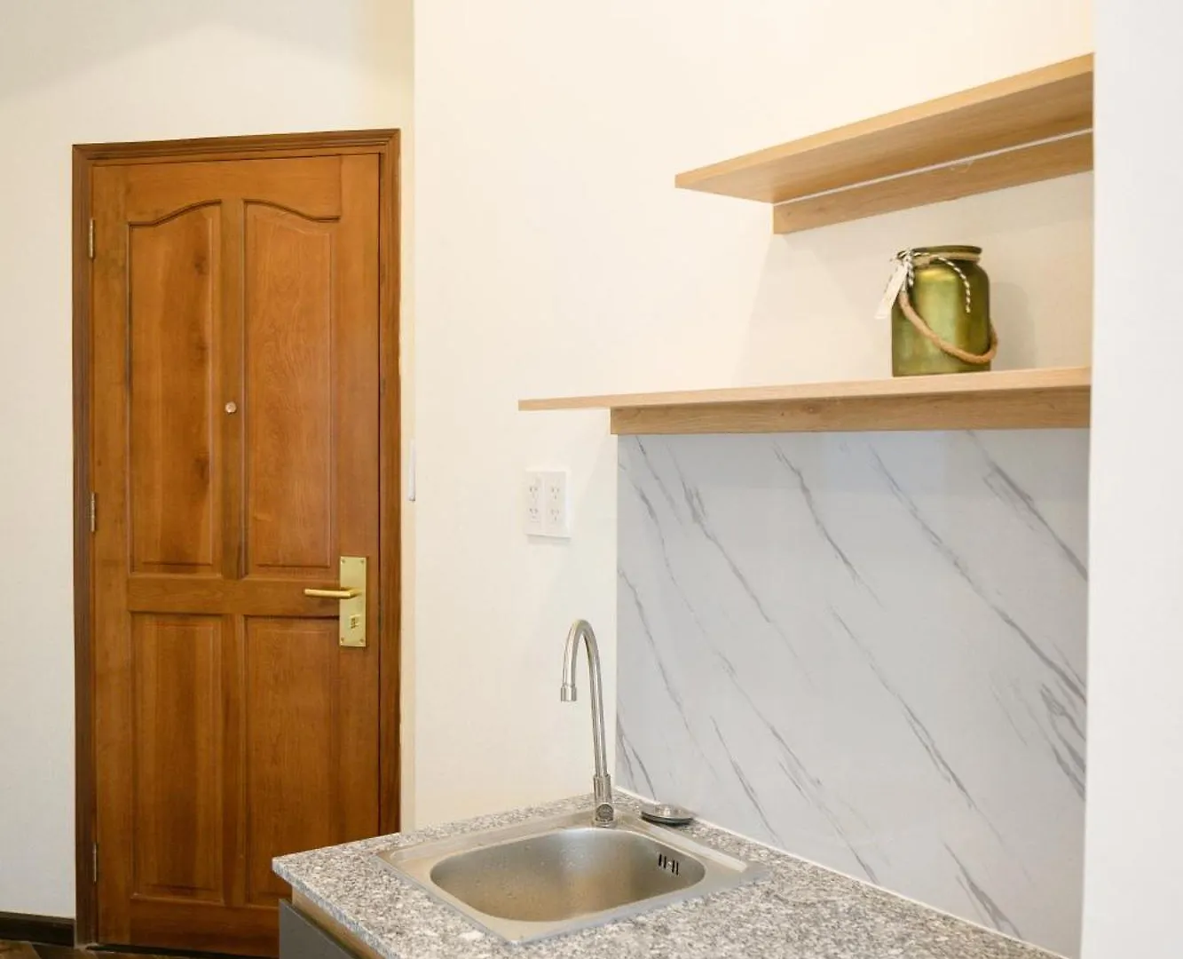 Le House - 1A Btw Airport And D1 Center, Fast Wifi And Check-In 24-7 Apartment Ho Chi Minh City