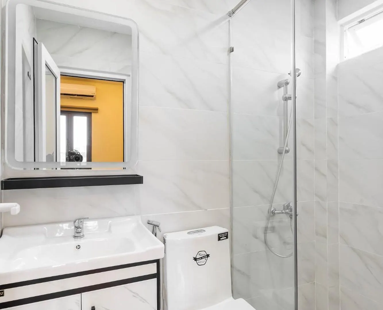 Le House - 1A Btw Airport And D1 Center, Fast Wifi And Check-In 24-7 Apartment Ho Chi Minh City