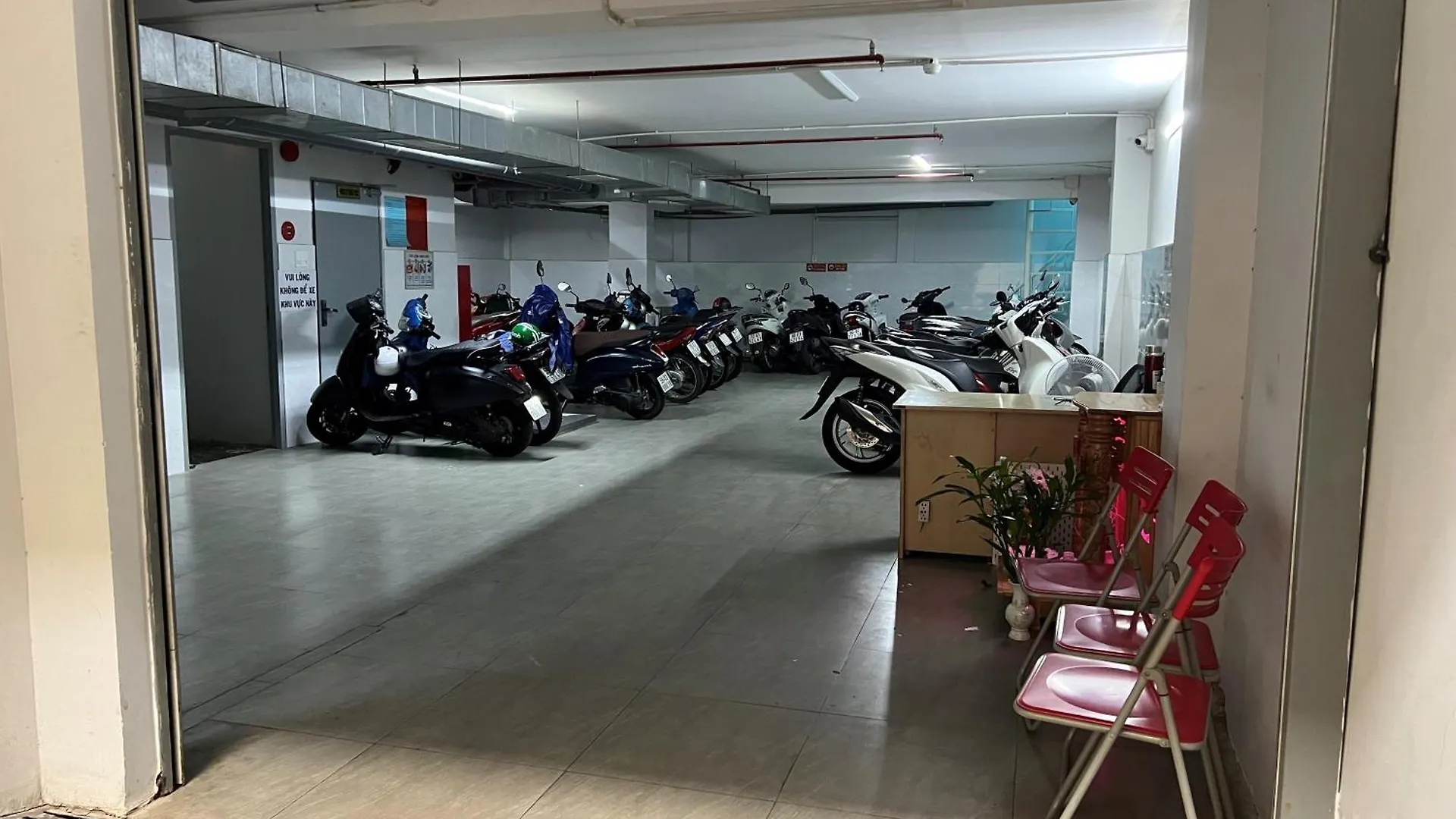 Le House - 1A Btw Airport And D1 Center, Fast Wifi And Check-In 24-7 Apartment Ho Chi Minh City